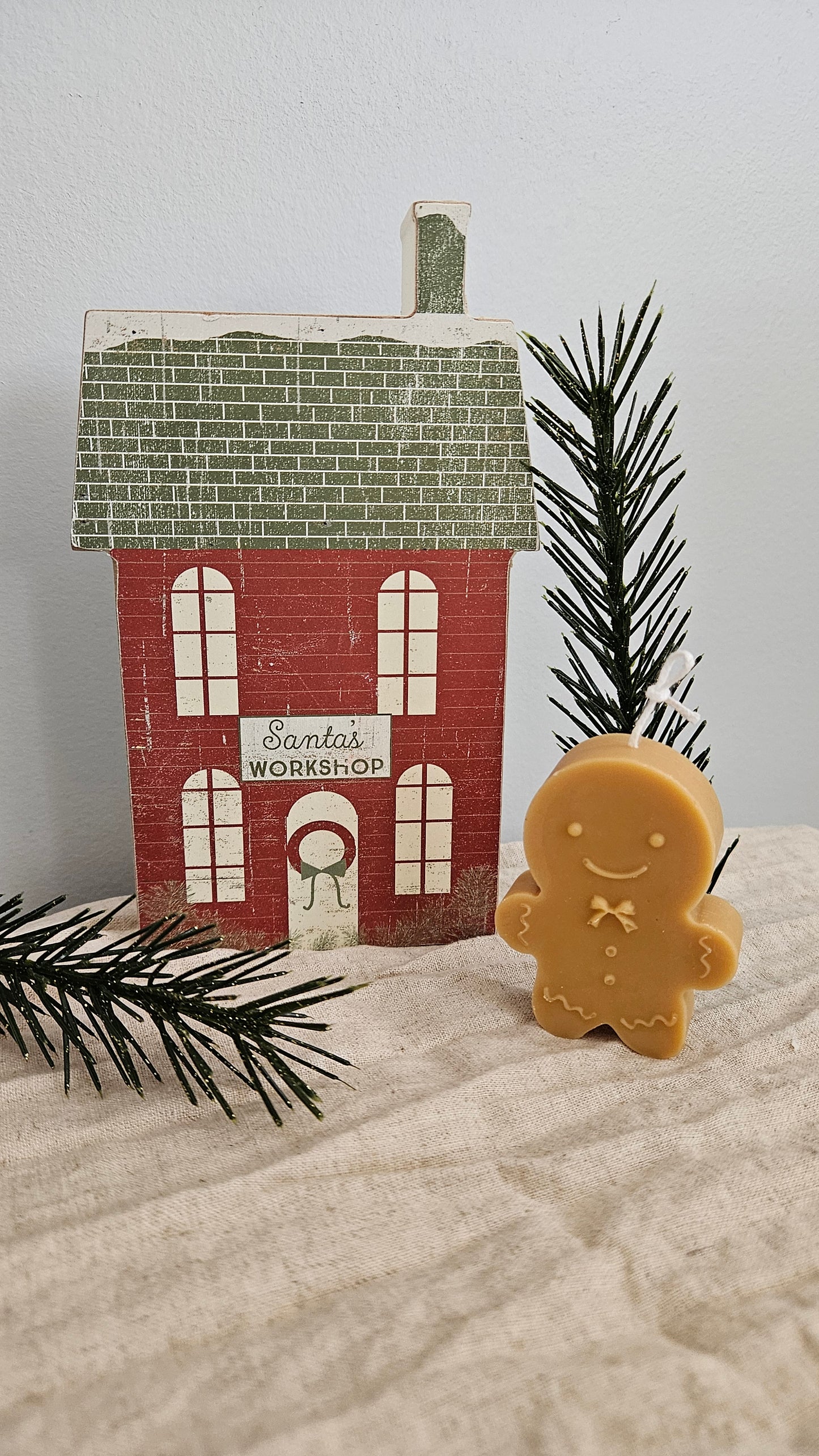 Small Gingerbread man Candle